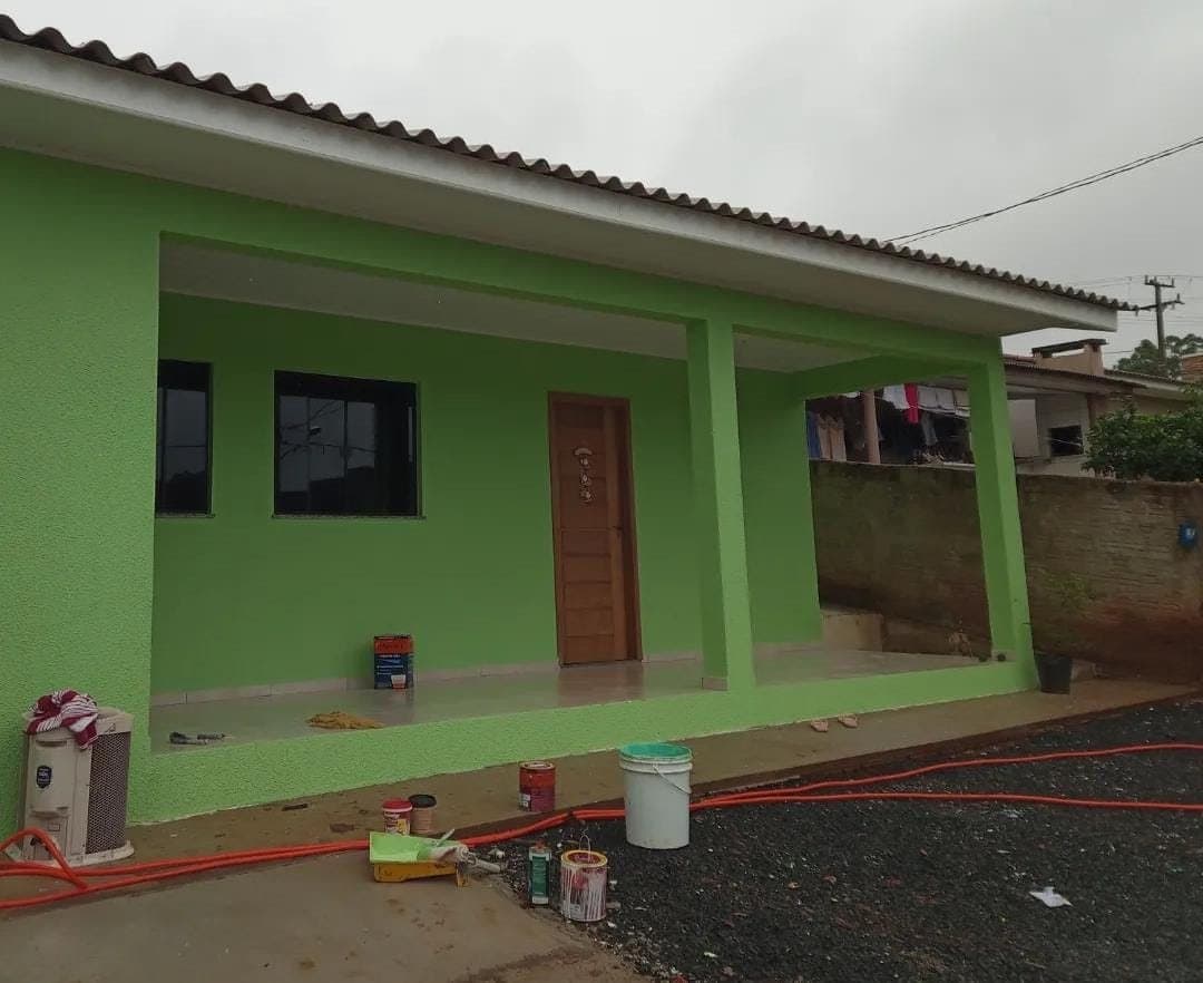 Fachada e varanda verde-limão - Pintura de Fachada pela MB Pinturas, Reserva-PR