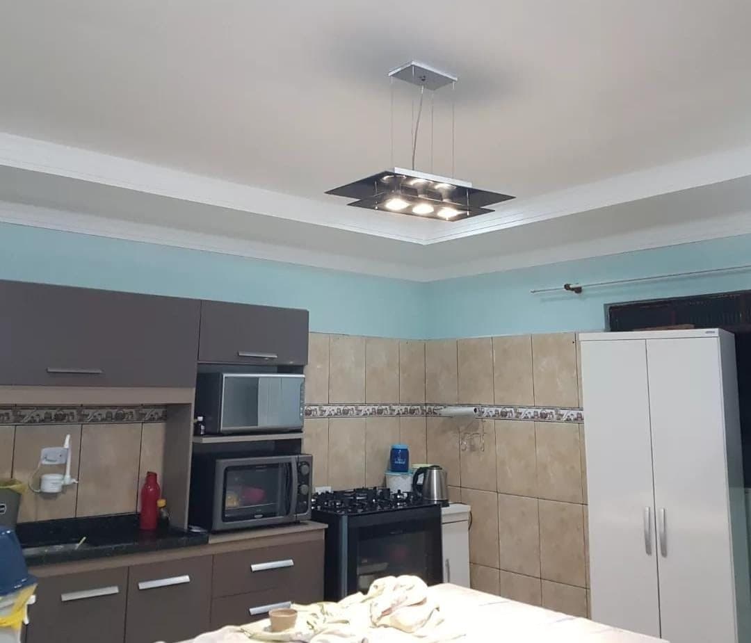 Cozinha: Teto rebaixado e paredes - obra da MB Pinturas, Reserva-PR
